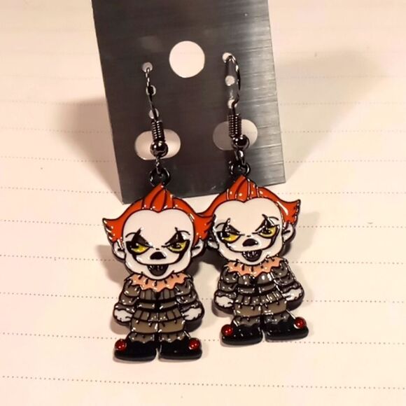 IT earrings - Picture 1 of 2